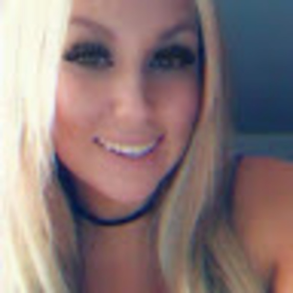 Meet your Posher, Amanda - Picture 1 of 1